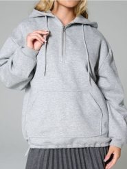 Bluza z kapturem - szary. Szare bluzy z kapturem damskie Sinsay, l. W wyprzedaży za 42.99 zł.