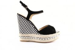 Sandały Sca'viola PS502-16-1A Black, Czarny, Skóra naturalna - 40. Czarne sandały damskie Sca'viola, z aplikacjami, ze skóry, bez obcasa, na koturnie. W wyprzedaży za 89.10 zł.