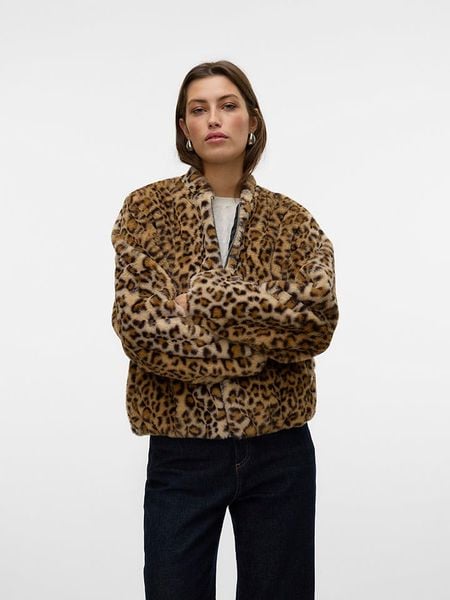 Vero Moda Kurtka przejściowa w kolorze beżowym rozmiar: S. Brązowe kurtki damskie Vero Moda, s, bez wzorów, bez kaptura. Za 157.35 zł.