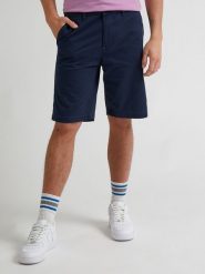 MĘSKIE SZORTY MATERIAŁOWE LEE REGULAR CHINO SHORT DEEP NAVY 112332254. Niebieskie szorty męskie Lee, bez wzorów, z materiału. Za 159.99 zł.