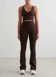 Damskie legginsy rozszerzane, wysoki stan squat proof Shape Seamless czekoladowe. Brązowe legginsy damskie Aim'n, m, bez wzorów, z dzianiny. Za 339.00 zł.