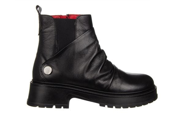 Botki Bayla-161 177 4008 Black 161618, Czarny, Skóra naturalna - 38. Czarne botki damskie Bayla, na zimę, z gumy, eleganckie, z okrągłym noskiem, za kostkę, bez obcasa, bez zapięcia. W wyprzedaży za 242.10 zł.