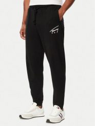 Tommy Jeans Spodnie dresowe Signature DM0DM23593 Czarny Regular Fit. Czarne spodnie dresowe męskie Tommy Jeans, bez wzorów, z bawełny. Za 289.99 zł.