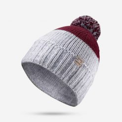 Czapka narciarska dla dorosłych Wedze Grand Nord FR 500. Fioletowe czapki męskie WED'ZE, na zimę, bez wzorów, z dzianiny, sportowe. Za 79.99 zł.