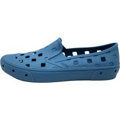 Buty surfingowe Vans Slip-On Trek, Dla obu płci. Niebieskie trampki i tenisówki damskie Vans, bez wzorów. Za 390.00 zł.