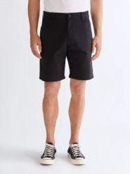 MESKIE SZORTY WRANGLER CHINO SHORTS CAVIAR 112378913. Szorty męskie Wrangler, z jeansu, bez kołnierzyka. Za 159.99 zł.