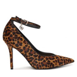Szpilki Guess. Brązowe szpilki Guess, z aplikacjami, bez obcasa. Za 714.99 zł.