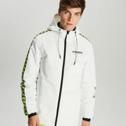 Sportowa kurtka z lampasem - Biały. Białe kurtki treningowe męskie Cropp, l, bez wzorów. Za 169.99 zł.