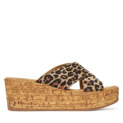Klapki s.Oliver. Brązowe klapki damskie S.Oliver, bez wzorów, bez obcasa. Za 319.99 zł.