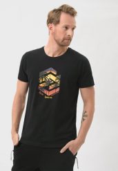 Czarny t-shirt T-SUNSET. Czarne t-shirty męskie Volcano, na lato, m, bez wzorów, z bawełny, bez kołnierzyka. Za 59.99 zł.