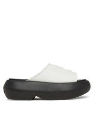 LOVE MOSCHINO Klapki JA28207I0MI40100 Biały. Białe klapki damskie Love Moschino, bez wzorów, z tworzywa sztucznego, bez obcasa. Za 549.99 zł.