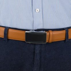 Pasek męski skórzany 3,5 cm klamra automatyczna Beltimore camel 50-596 : Kolory - brązowy, beżowy, Rozmiar pasków - r.105-120 cm. Brązowe paski męskie bez wzorów, ze skóry, wizytowe. Za 64.99 zł.