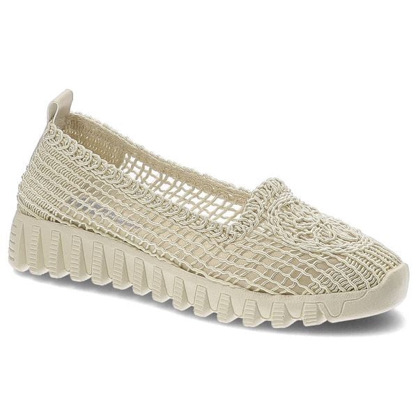 Półbuty damskie New Performance, z ażurowego materiału tekstylnego z wsuwaną konstrukcją elastycznym wykończeniem cholewki i masywną profilowaną pode. Brązowe półbuty damskie Ravini, w ażurowe wzory, wakacyjne, bez obcasa. Za 109.00 zł.