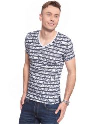 T-SHIRT MĘSKI MUSTANG AARON C FLORAL AOP 1009507 11680. T-shirty męskie Mustang, m, bez wzorów, bez kołnierzyka. W wyprzedaży za 39.99 zł.