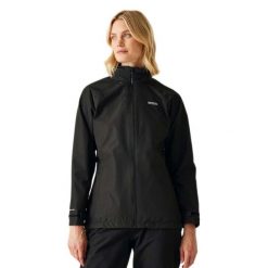 Kurtka Wodoodporna Damska Daysha II. Czarne kurtki przeciwdeszczowe damskie Regatta, xl, z kapturem. Za 242.99 zł.