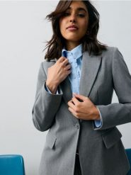 Żakiet slim fit z wiskozą - szary. Szare marynarki i żakiety damskie Sinsay, l, bez wzorów, z wiskozy. Za 79.99 zł.