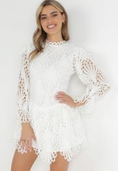Biała Koronkowa Sukienka Mini z Asymetrycznym Dołem Trudy. Białe sukienki damskie Born2be, na lato, m, bez wzorów, z koronki, z asymetrycznym kołnierzem, bez ramiączek, mini, asymetryczne. W wyprzedaży za 191.99 zł.