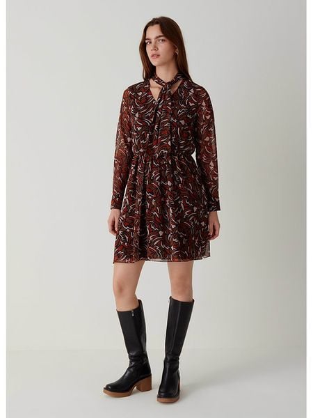 STEFANEL Sukienka w kolorze brązowym rozmiar: 40. Brązowe sukienki damskie Stefanel, na co dzień, bez wzorów, bez kołnierzyka, bez ramiączek, maxi, proste. Za 86.99 zł.