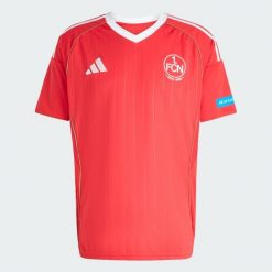 Koszulka 1. FC Nürnberg (z krótkim rękawem). Czerwone t-shirty sportowe męskie Adidas, s, z materiału, bez ramiączek, do piłki nożnej. Za 439.00 zł.