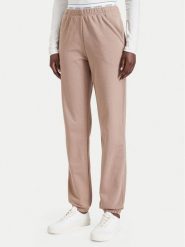 Guess Spodnie dresowe O5RB01 KCO31 Brązowy Regular Fit. Brązowe spodnie dresowe damskie Guess, m, z aplikacjami, z bawełny. Za 264.99 zł.