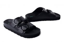 DR. BRINKMANN 700695-01 schwarz, klapki damskie. Czarne klapki damskie Dr. Brinkmann, bez wzorów, ze skóry, bez obcasa. Za 232.43 zł.
