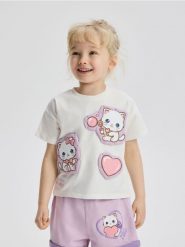 Bawełniany t-shirt z aplikacją 3d - złamana biel. Koszulki dziewczęce Reserved, m, z aplikacjami, z bawełny, bez ramiączek. Za 35.99 zł.