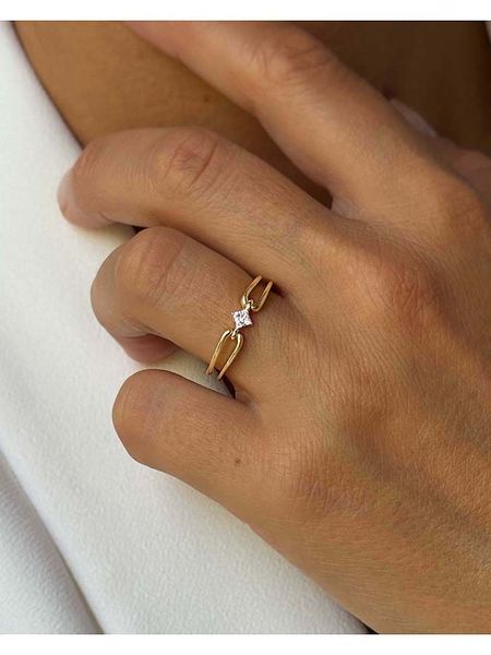 Les Petites Précieuses Pozłacany pierścionek z cyrkoniami rozmiar: 54. Żółte pierścionki damskie Les Petites Précieuses, z cyrkonią, pozłacane. Za 100.99 zł.