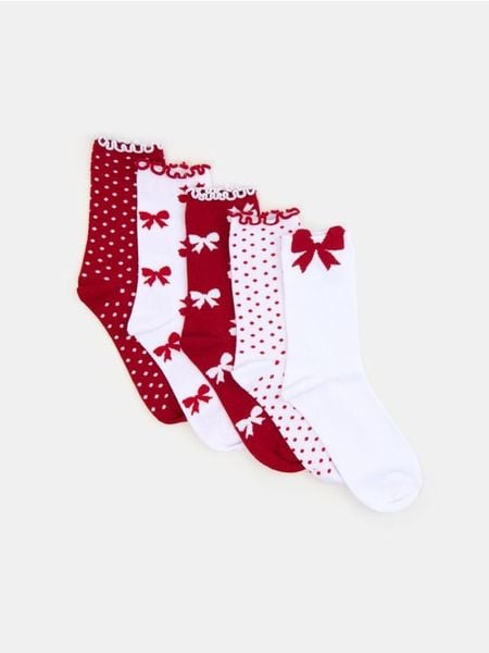 Skarpetki z motywem świątecznym 4 pack - czerwony. Czerwone skarpetki damskie Sinsay, bez wzorów. Za 19.99 zł.