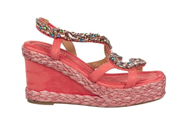Sandały Laura Vita Marieo 13 Corail 202077, Różowy, Skóra ekologiczna - 40. Czerwone sandały damskie Laura Vita, bez wzorów, z gumy, bez obcasa, na koturnie. W wyprzedaży za 179.10 zł.