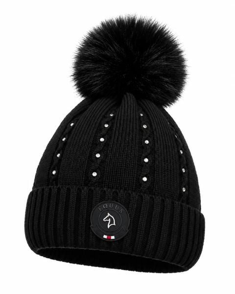 Zimowa czapka jeździecka czarna. Czarne czapki męskie EQUUS BRAND, na zimę, z aplikacjami, z materiału, eleganckie. Za 79.99 zł.