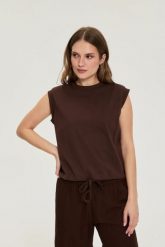 Top z bawełny brązowy. Brązowe topy damskie MOODO, l, bez wzorów, z bawełny, bez kołnierzyka. Za 49.99 zł.