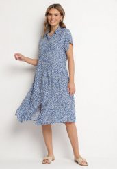 Granatowa Bawełniana Sukienka Koszulowa w Kwiaty z Rozkloszowanym Dołem Jerilsa. Niebieskie sukienki damskie Born2be, na co dzień, l, bez wzorów, z bawełny, eleganckie, bez kołnierzyka, bez ramiączek, midi, koszulowe. W wyprzedaży za 47.99 zł.