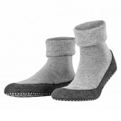 Skarpety Falke Cosyshoe. Czarne skarpetki męskie Falke, bez wzorów, z elastanu. Za 226.50 zł.