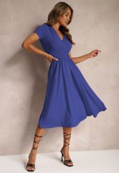 Niebieska Sukienka Taliowana z Kopertowym Dekoltem o Rozkloszowanym Kroju Rimadea. Niebieskie sukienki damskie Renee, m, bez wzorów, eleganckie, bez kołnierzyka, bez ramiączek, midi, kopertowe. W wyprzedaży za 125.99 zł.