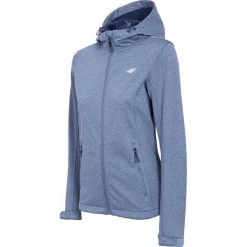 Softshell damski SFD001 - jasny niebieski melanż. Niebieskie kurtki softshell damskie 4f, bez wzorów, z softshellu, bez kaptura. W wyprzedaży za 139.99 zł.