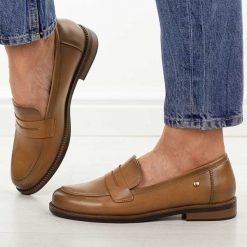 Camelowe skórzane mokasyny damskie Vinceza 18131. Brązowe mokasyny damskie VINCEZA, z jeansu. Za 219.00 zł.