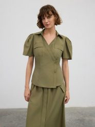 BGN Koszulka w kolorze khaki rozmiar: 36. Brązowe bluzki damskie BGN, bez wzorów, bez kołnierzyka. Za 65.99 zł.