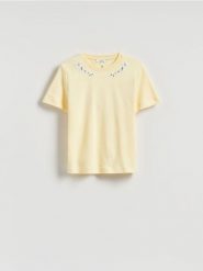 T-shirt z haftem - kremowy. Białe t-shirty damskie Reserved, l, bez wzorów, z bawełny, bez kołnierzyka. Za 79.99 zł.