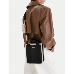 Torebka MEXX. Czarne torebki klasyczne damskie Mexx, bez wzorów, bez dodatków. Za 249.99 zł.