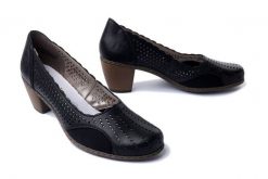 RIEKER 40952-00 black, czółenka damskie. Czarne czółenka damskie Rieker, bez wzorów, bez obcasa, na obcasie. Za 319.90 zł.