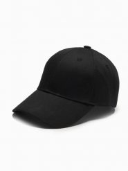 Jednokolorowa męska czapka bejsbolówka z daszkiem – czarna V1. Czarne czapki męskie Ombre Clothing, bez wzorów, z bawełny, klasyczne. Za 99.99 zł.