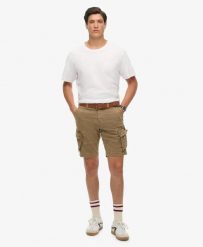 Superdry Core Cargo Shorts – krótkie spodenki cargo z twillu, relaxed. Zielone szorty męskie Superdry., bez wzorów, z bawełny, vintage. Za 338.70 zł.