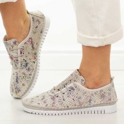 Beżowe skórzane półbuty damskie Cambell 13304. Brązowe półbuty damskie Cambell, w ażurowe wzory, z jeansu, casualowe, bez obcasa, na płaskiej podeszwie. Za 249.00 zł.