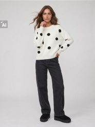Sweter w grochy z domieszką wełny - kremowy. Białe swetry klasyczne damskie Sinsay, l, z wełny, bez kołnierzyka. Za 49.99 zł.