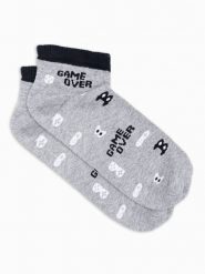 Skarpety męskie krótkie ze wzorem gamingowym - szare V7 U177 - 43/46. Szare skarpetki męskie Ombre Clothing, bez wzorów, z bawełny. W wyprzedaży za 3.99 zł.