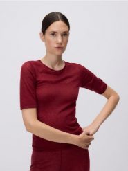 Wełniany t-shirt - burgundowy. Czerwone t-shirty damskie Reserved, l, bez wzorów, z dzianiny, bez kołnierzyka. Za 139.99 zł.