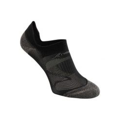Skarpety do szybkiego marszu WS 500 Fresh Invisible czarne. Czarne skarpetki damskie NEWFEEL, bez wzorów, z elastanu. Za 14.99 zł.