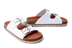 DR. BRINKMANN 700680-03 weiss, klapki damskie. Białe klapki damskie Dr. Brinkmann, bez wzorów, ze skóry, bez obcasa. Za 394.90 zł.