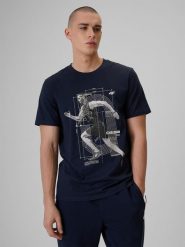 4F T-shirt regular z nadrukiem męski - niebieski XL. Niebieskie t-shirty męskie 4f, m, bez wzorów, z bawełny, bez kołnierzyka. Za 79.99 zł.