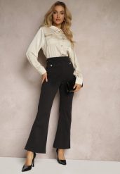 Czarno-Beżowy Kombinezon z Koszulową Górą Zdobiony Wiązaniem i Eleganckimi Guzikami Eliti. Czarne kombinezony damskie Renee, l, z aplikacjami, biznesowe, bez kołnierzyka, bez ramiączek, długie. Za 139.99 zł.